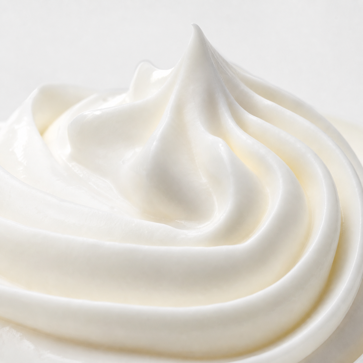 Soft white whipped emulsion swirl 柔滑乳白色乳液质地