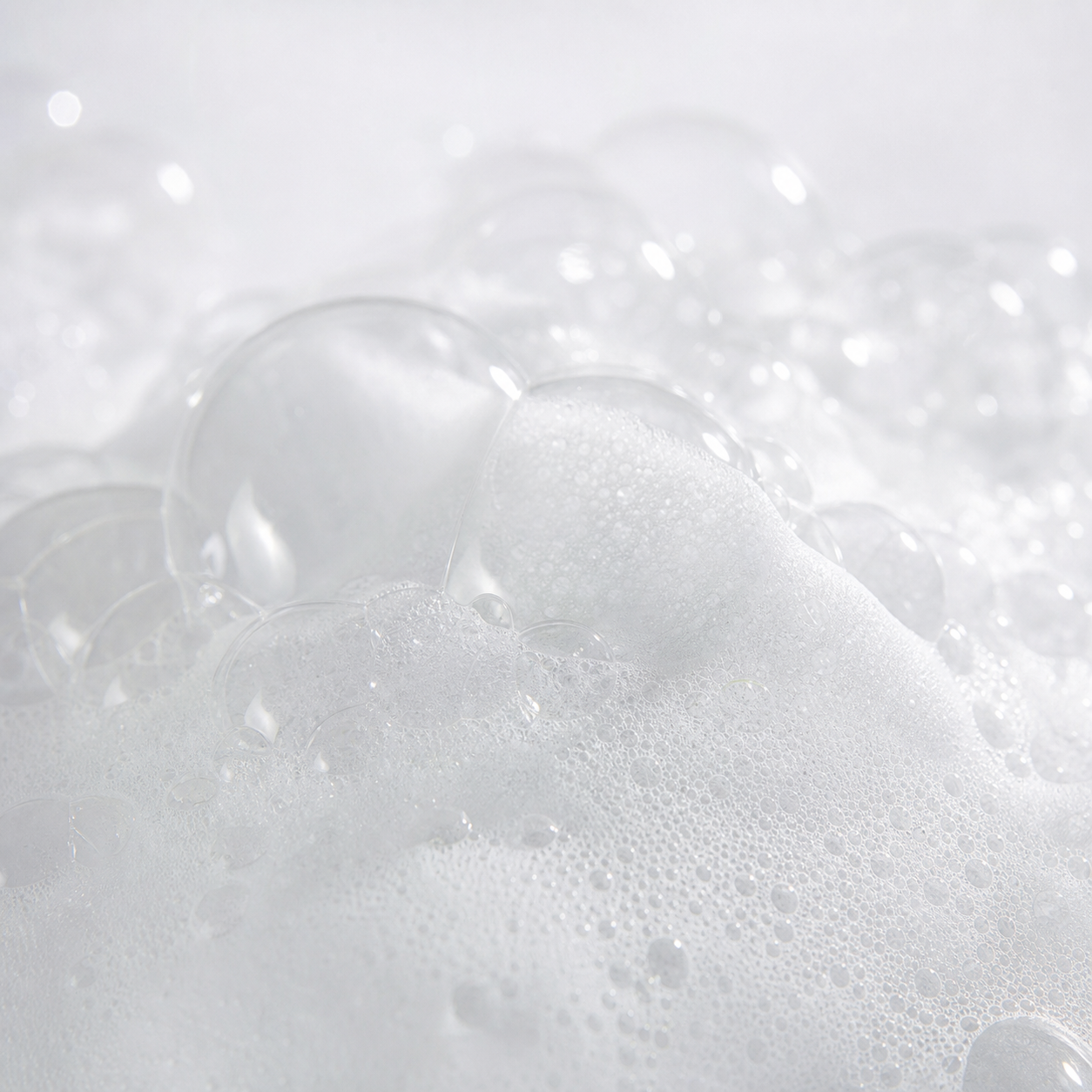 Soft cleansing mousse foam and bubbles 柔细洁面慕斯泡沫